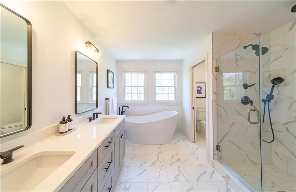 14 Sawmill Court East Greenwich RI 02818