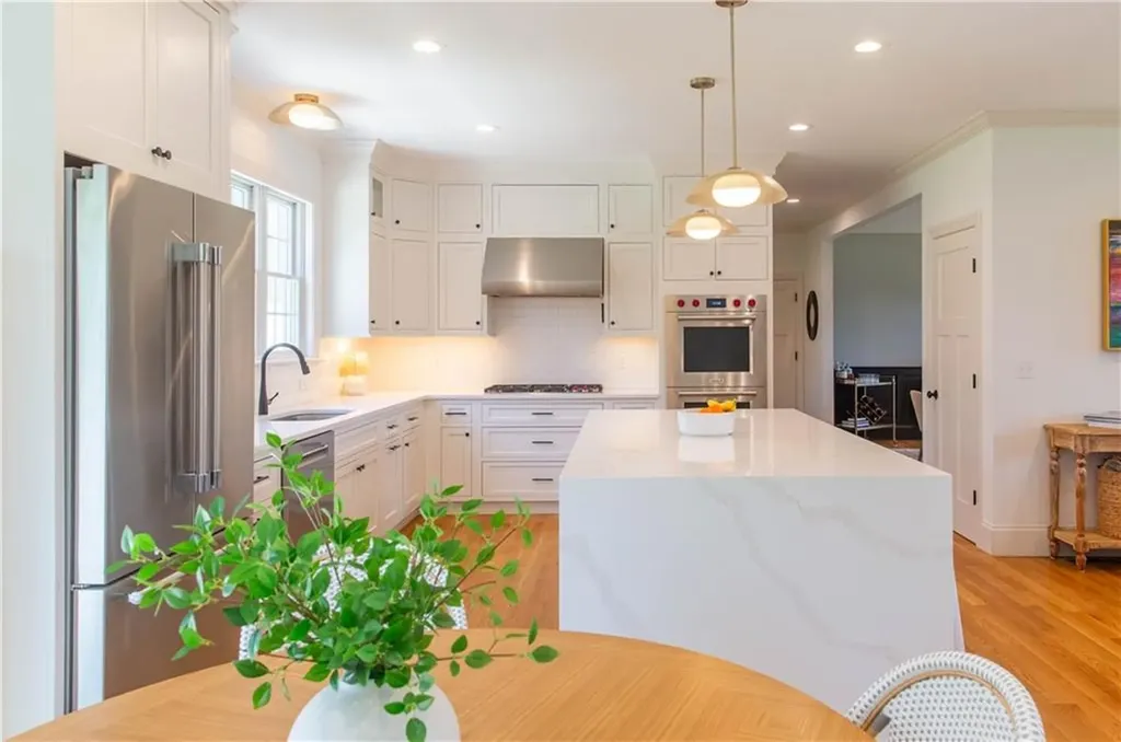 14 Sawmill Court East Greenwich RI 02818