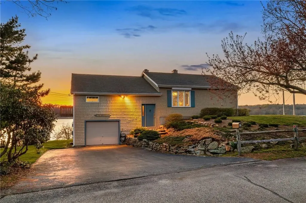 64 Starr Drive Narragansett RI 02882