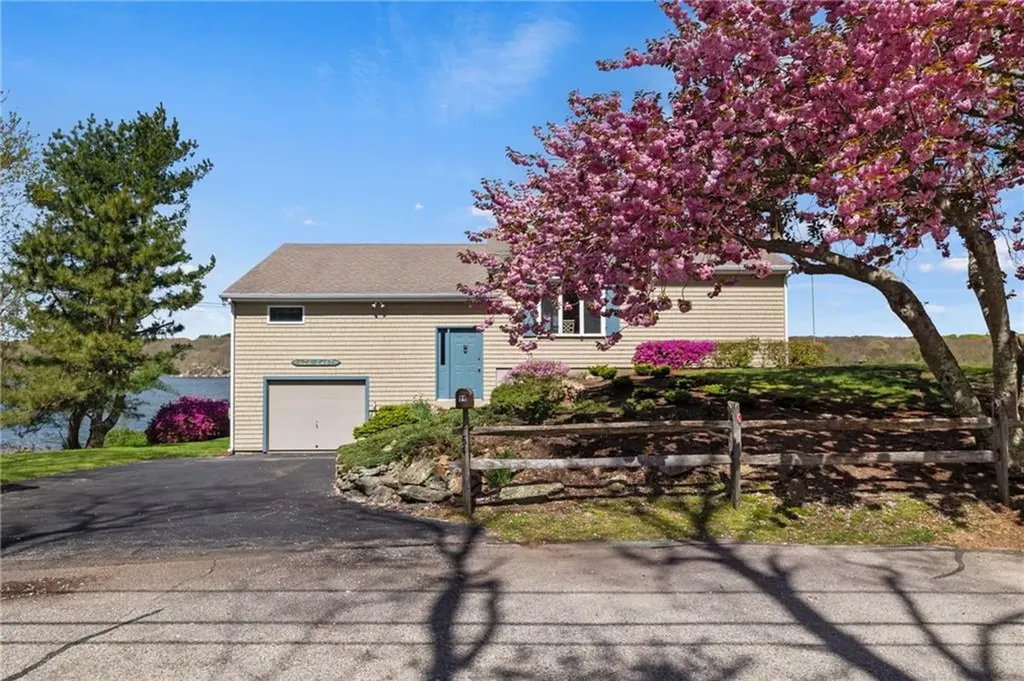 64 Starr Drive Narragansett RI 02882