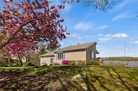 64 Starr Drive Narragansett RI 02882