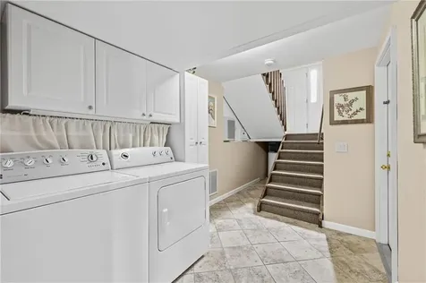 64 Starr Drive Narragansett RI 02882