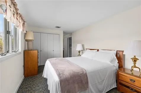 64 Starr Drive Narragansett RI 02882