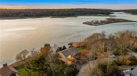 64 Starr Drive Narragansett RI 02882