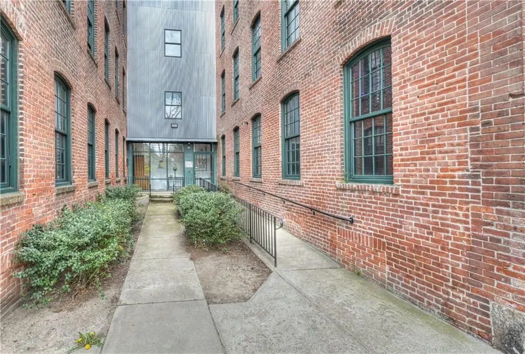 407 Pine Street Providence RI 02903