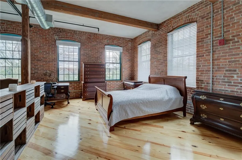 407 Pine Street Providence RI 02903