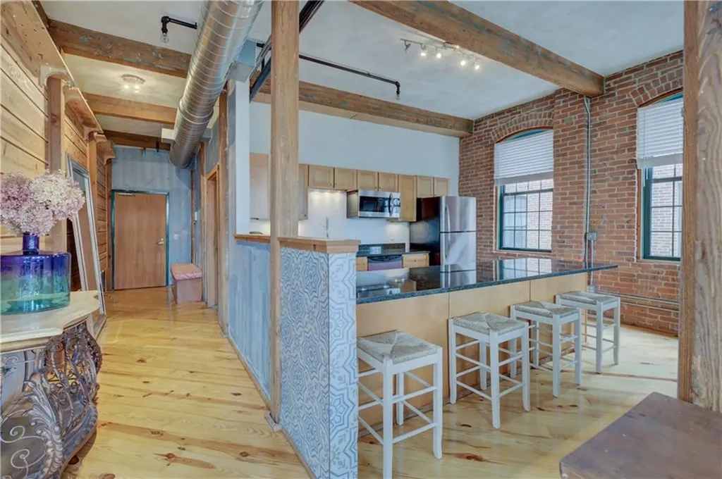 407 Pine Street Providence RI 02903