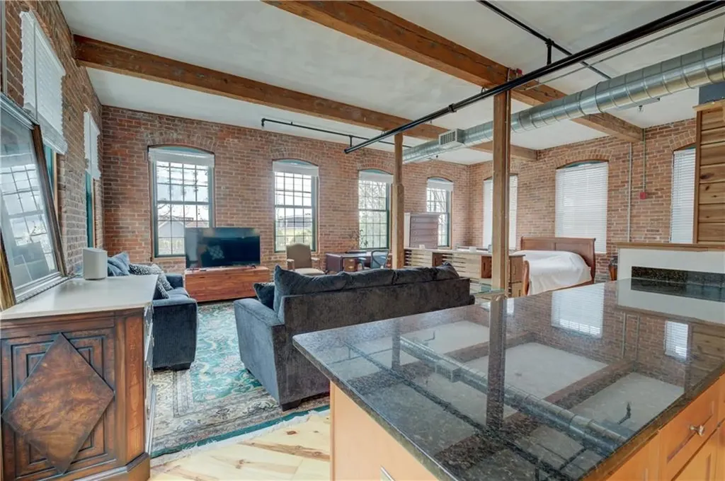 407 Pine Street Providence RI 02903