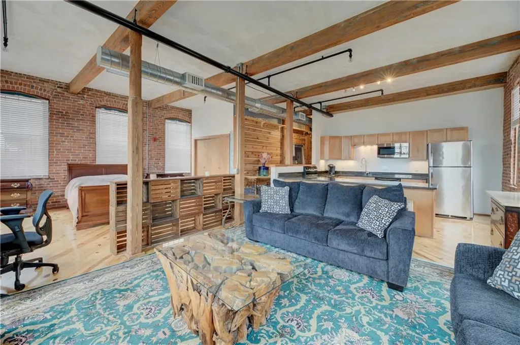 407 Pine Street Providence RI 02903