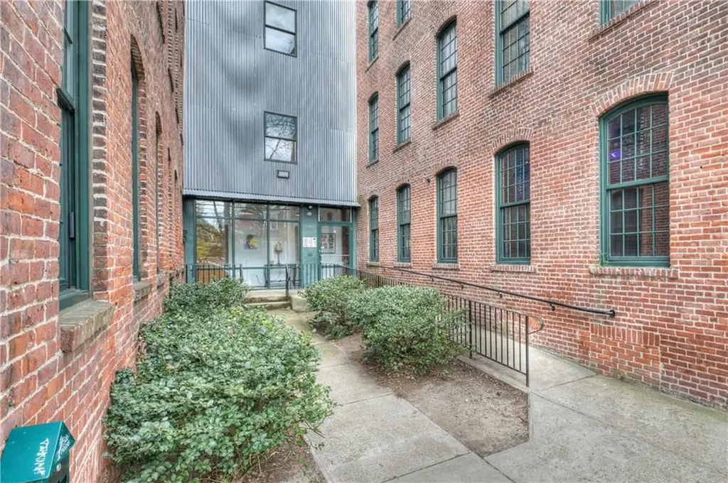 407 Pine Street Providence RI 02903