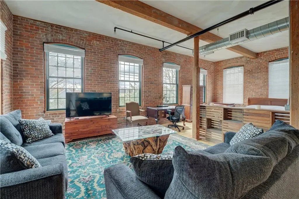 407 Pine Street Providence RI 02903