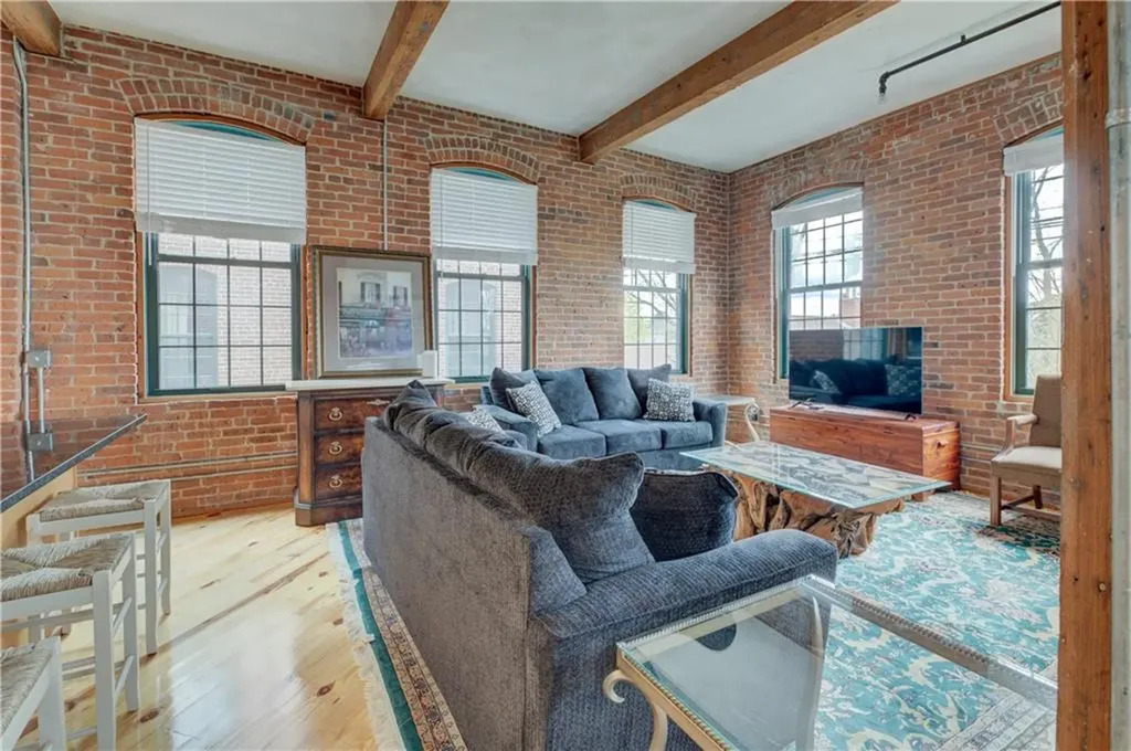 407 Pine Street Providence RI 02903