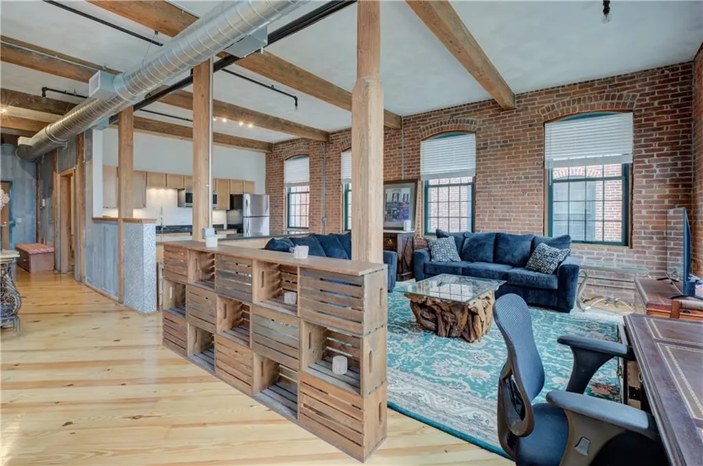 407 Pine Street Providence RI 02903