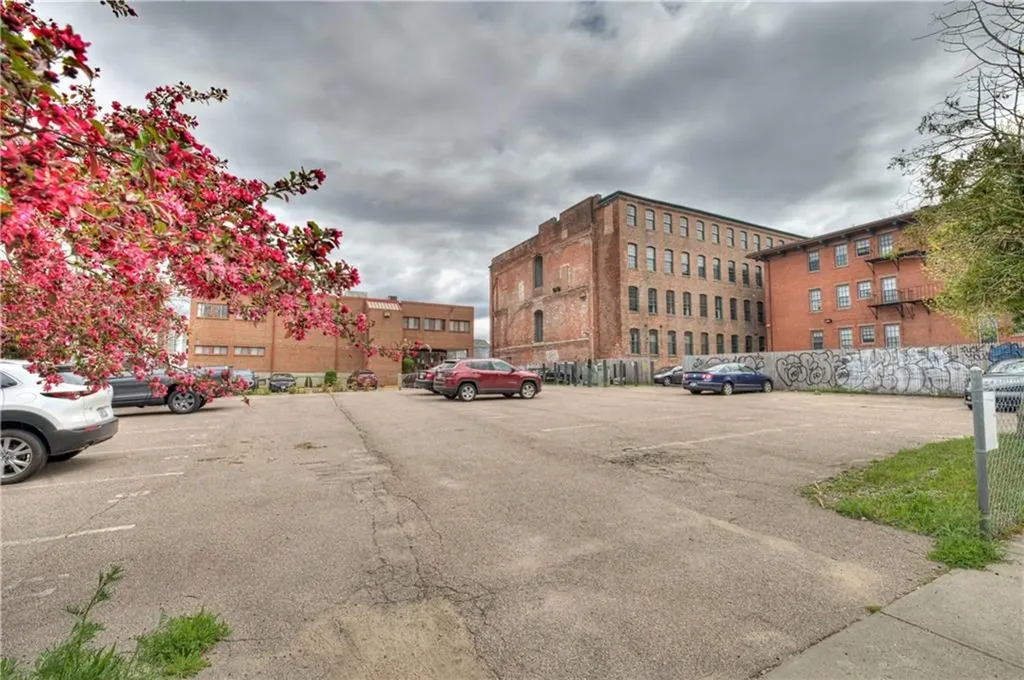 407 Pine Street Providence RI 02903