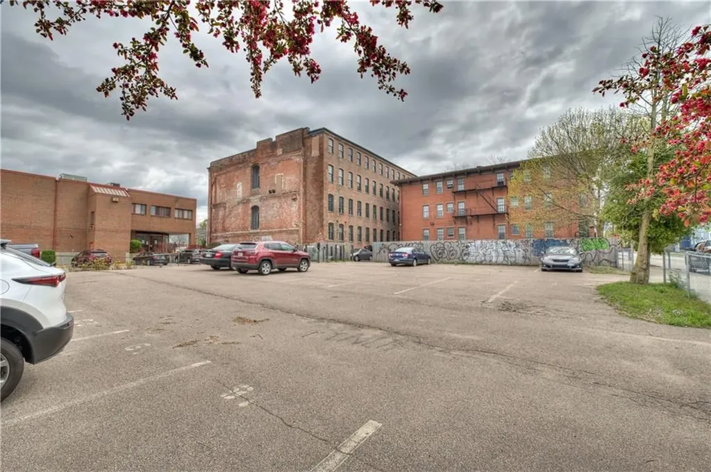 407 Pine Street Providence RI 02903