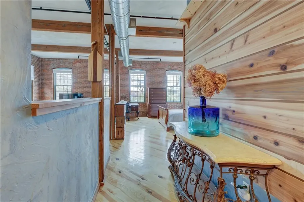 407 Pine Street Providence RI 02903