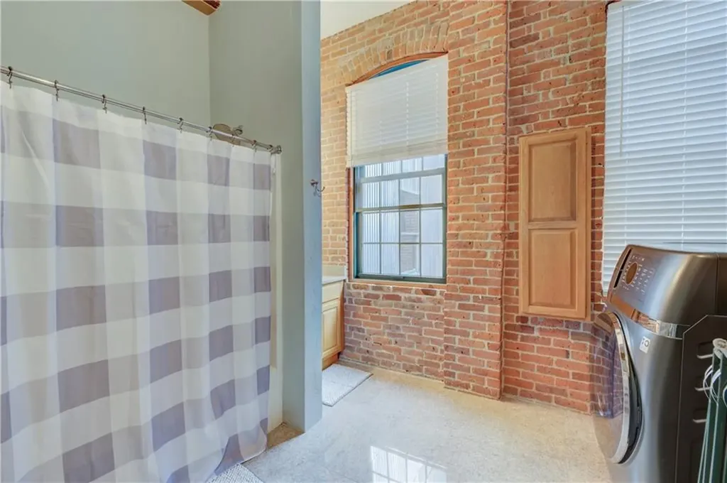 407 Pine Street Providence RI 02903