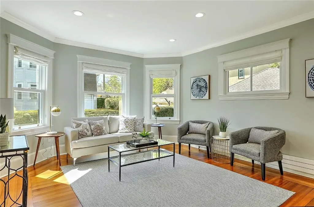 92 President Avenue Providence RI 02906