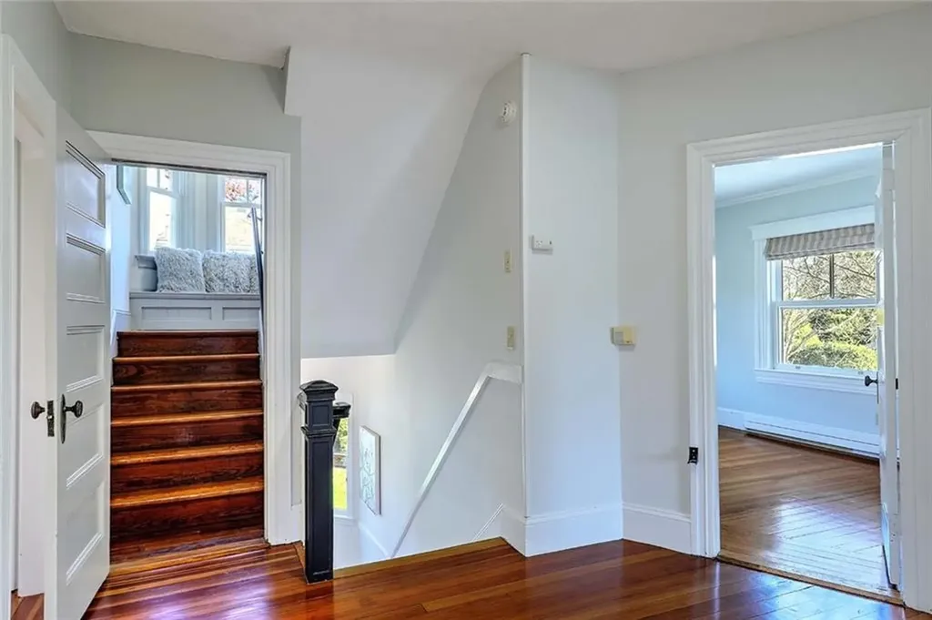 92 President Avenue Providence RI 02906