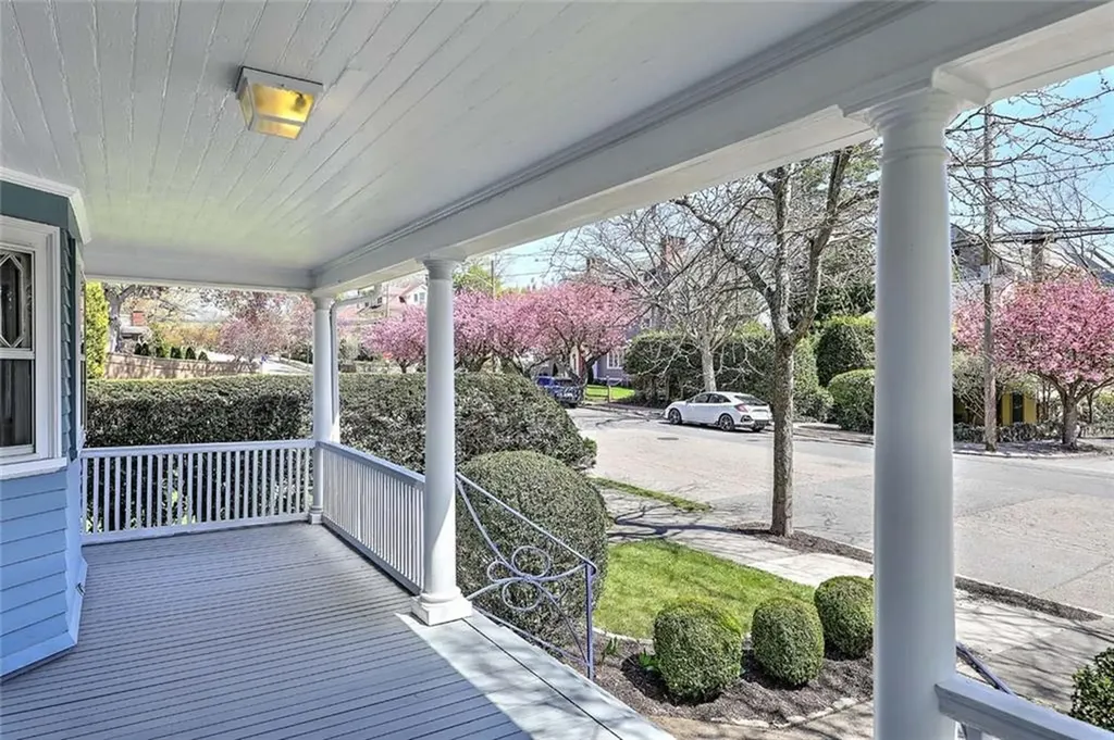 92 President Avenue Providence RI 02906