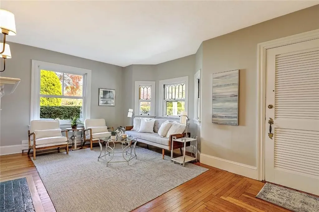 92 President Avenue Providence RI 02906