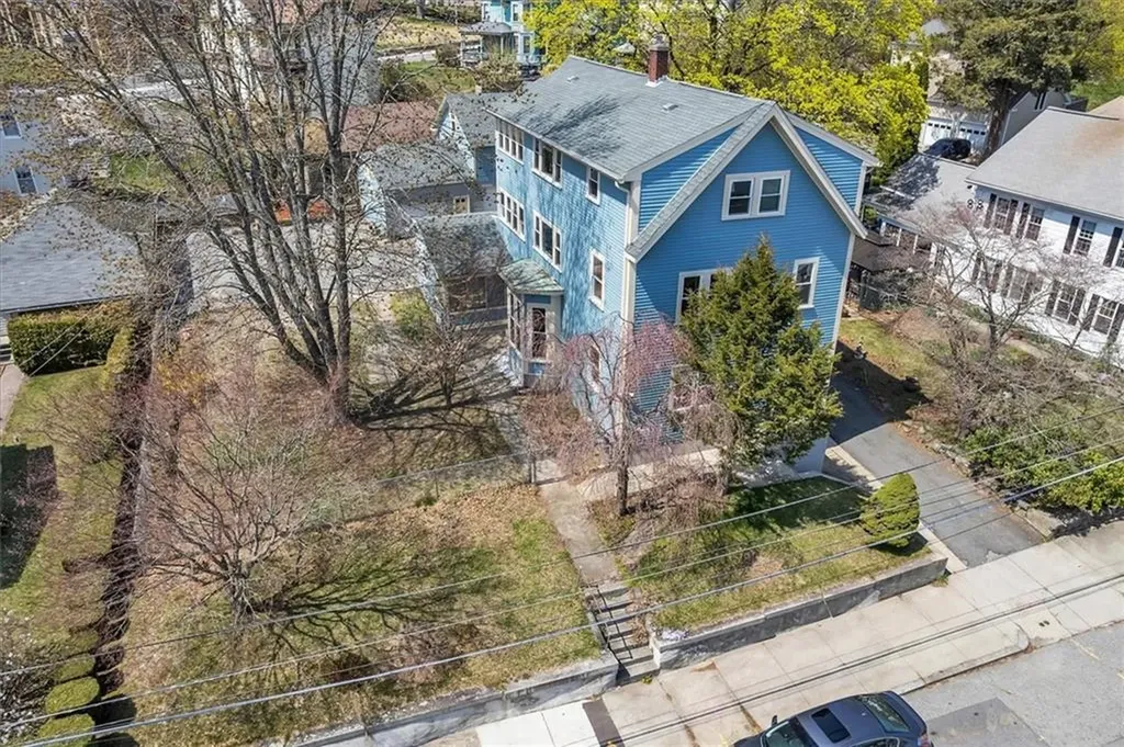 32 Summer Street Woonsocket RI 02895