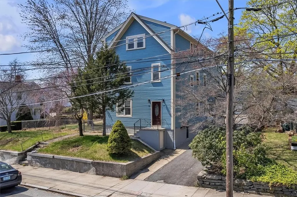 32 Summer Street Woonsocket RI 02895