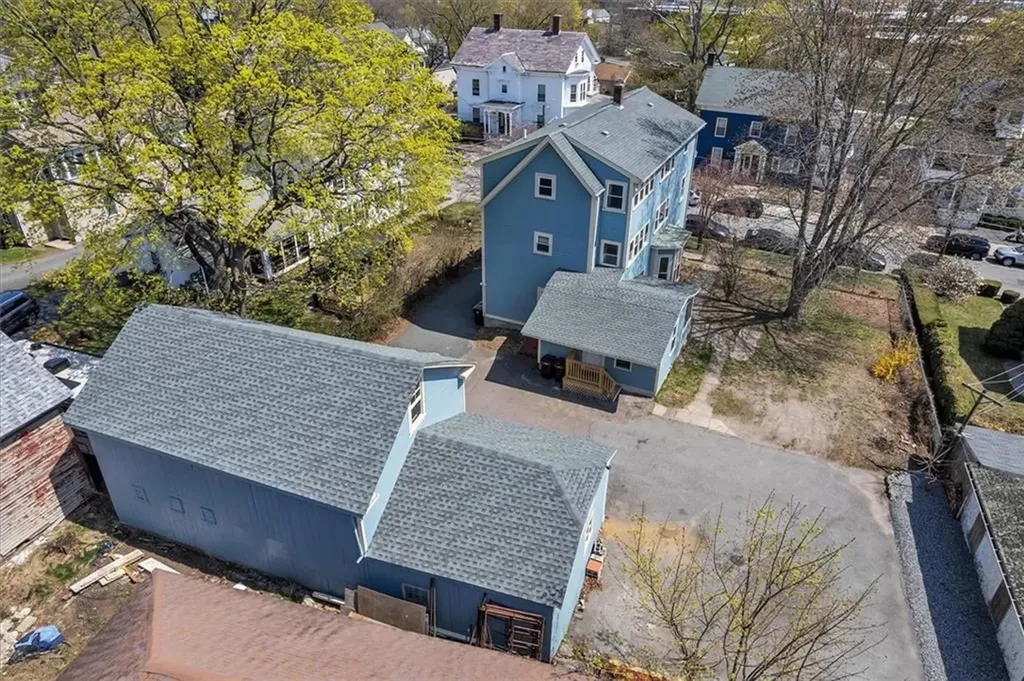 32 Summer Street Woonsocket RI 02895