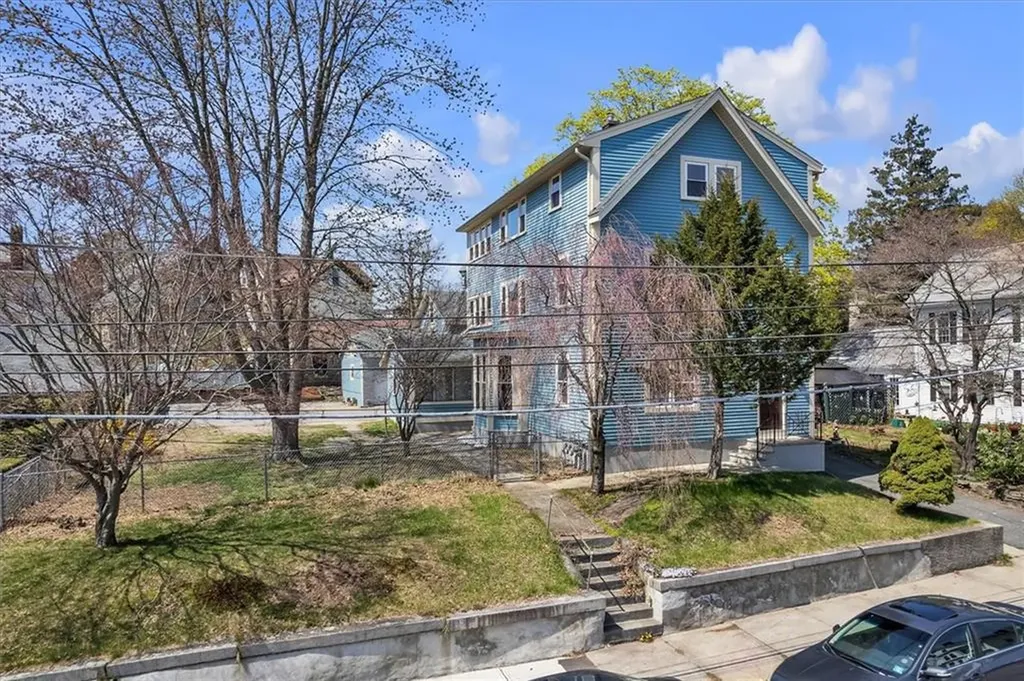 32 Summer Street Woonsocket RI 02895
