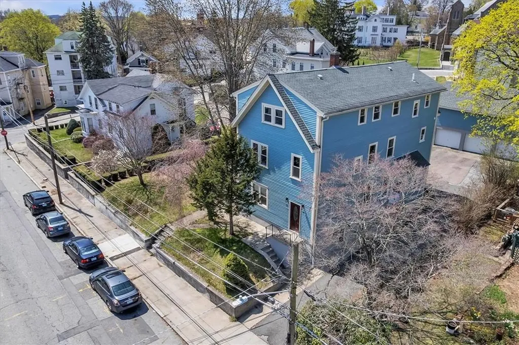 32 Summer Street Woonsocket RI 02895