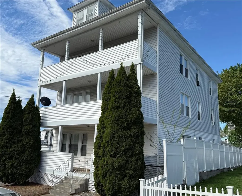 18 Winthrop Street Woonsocket RI 02895