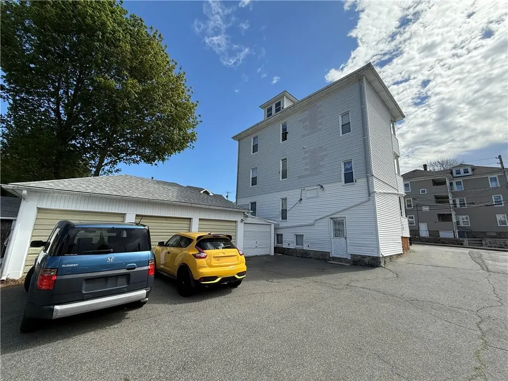 18 Winthrop Street Woonsocket RI 02895