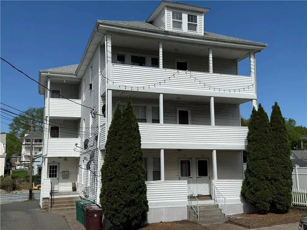 18 Winthrop Street Woonsocket RI 02895