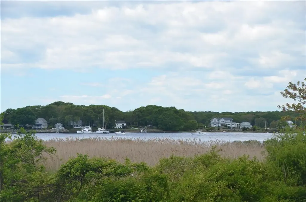 410 Wandsworth Street Narragansett RI 02882