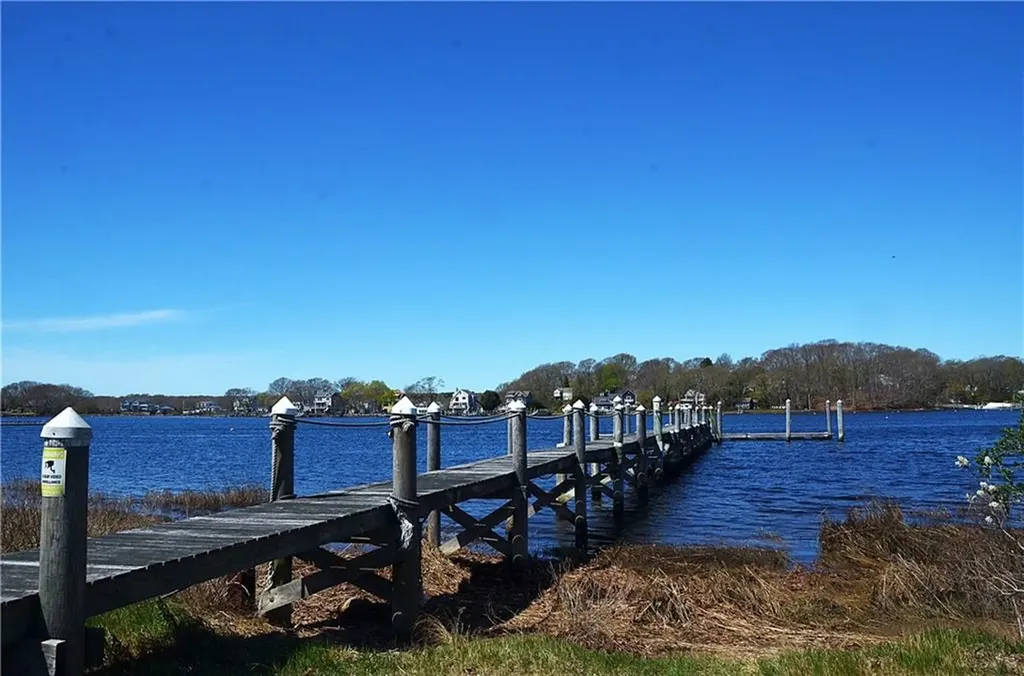 410 Wandsworth Street Narragansett RI 02882