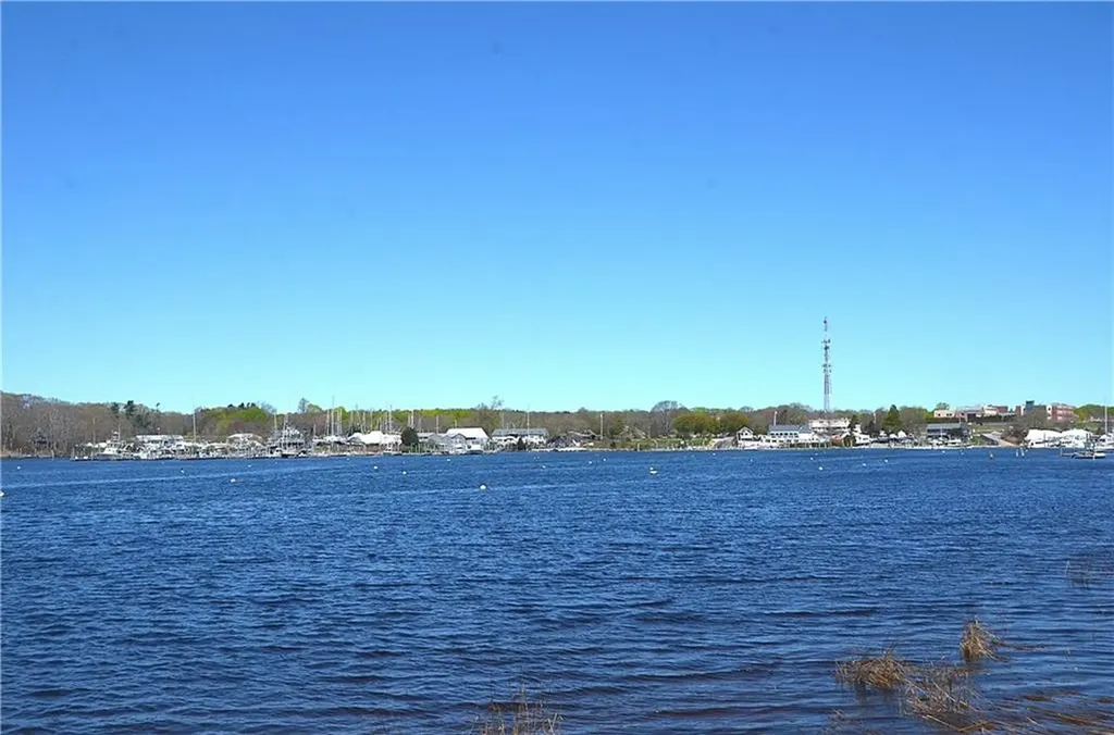 410 Wandsworth Street Narragansett RI 02882