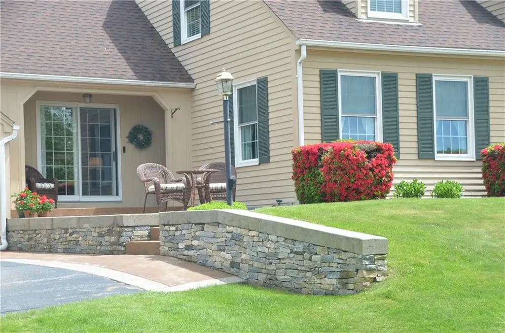 410 Wandsworth Street Narragansett RI 02882