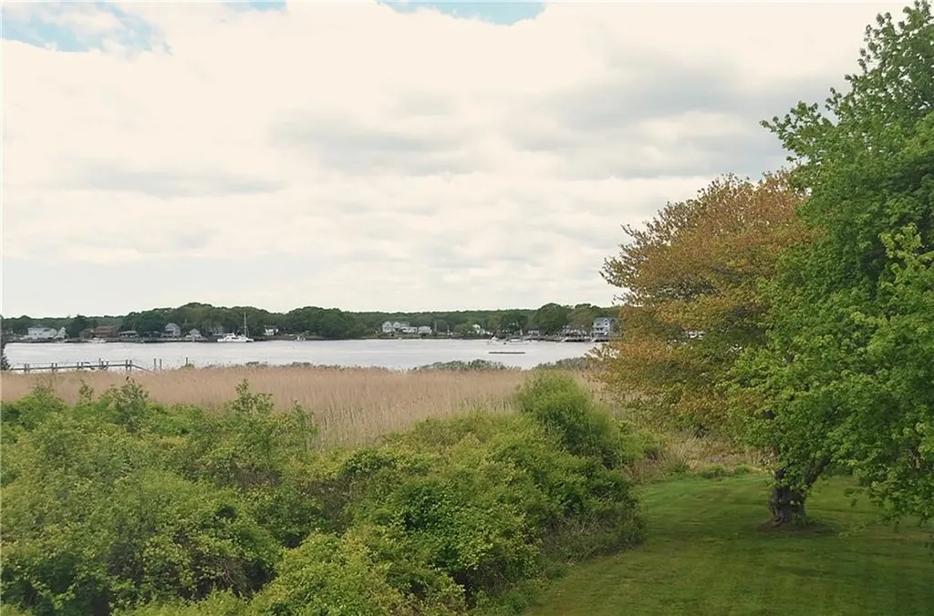 410 Wandsworth Street Narragansett RI 02882