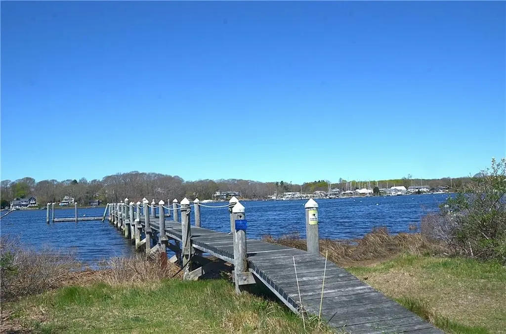 410 Wandsworth Street Narragansett RI 02882