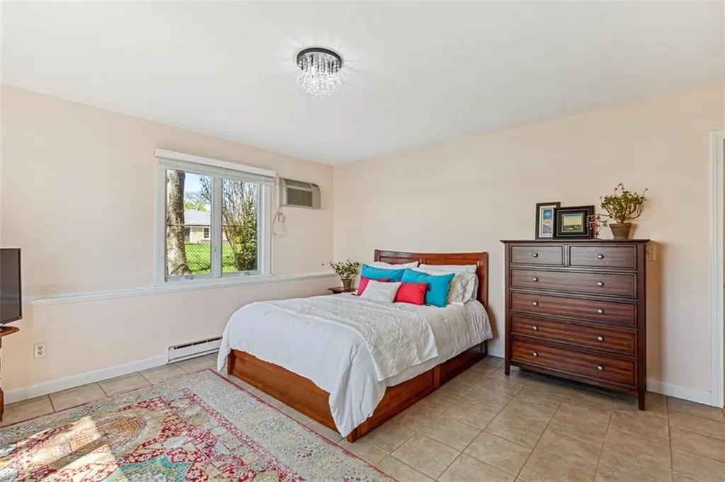 221 Hope Street Bristol RI 02809