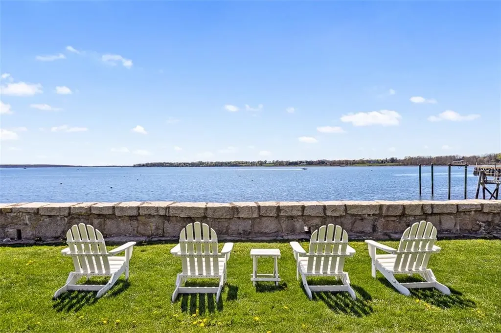 221 Hope Street Bristol RI 02809