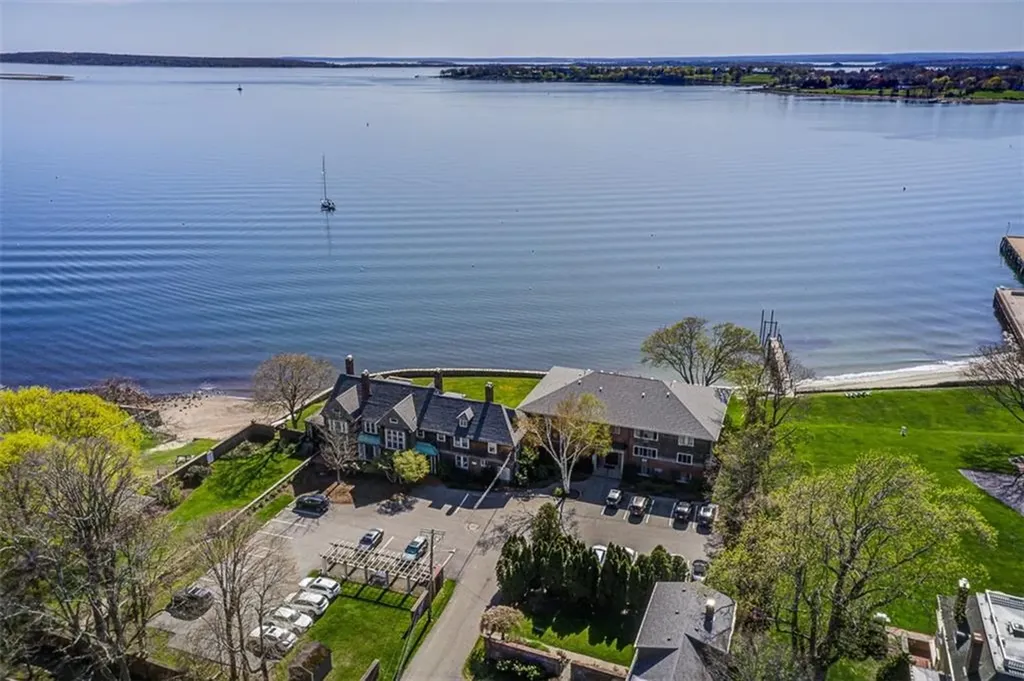 221 Hope Street Bristol RI 02809