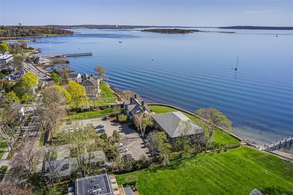 221 Hope Street Bristol RI 02809