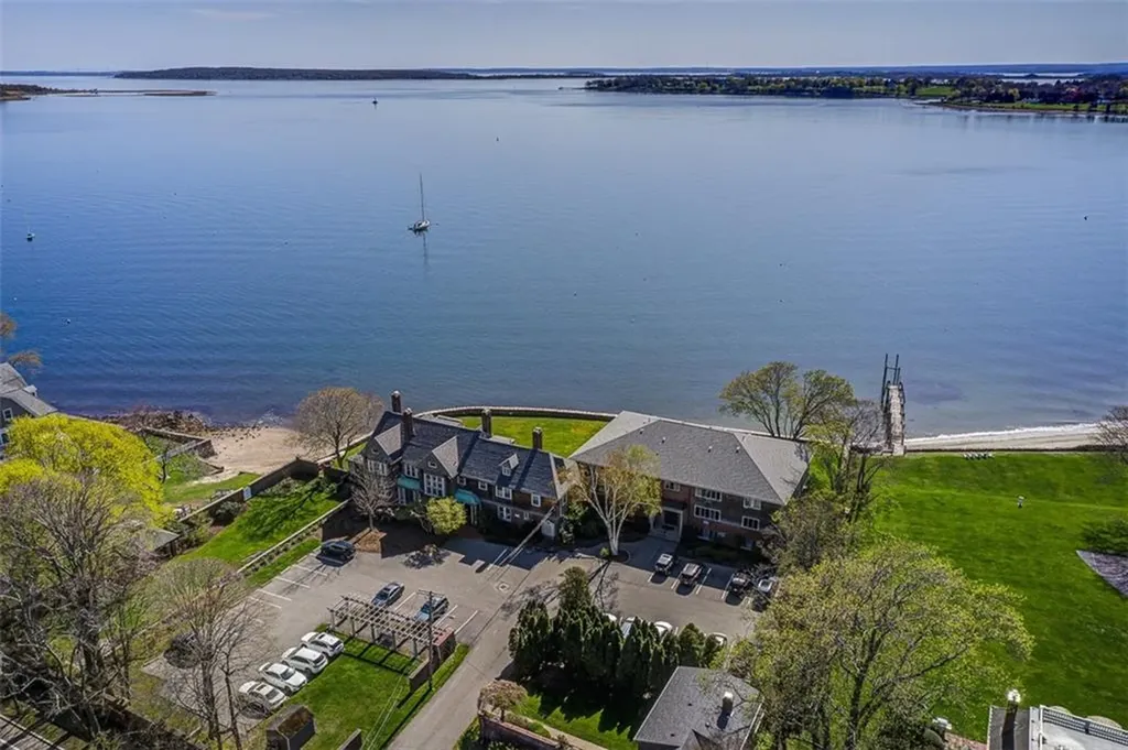 221 Hope Street Bristol RI 02809