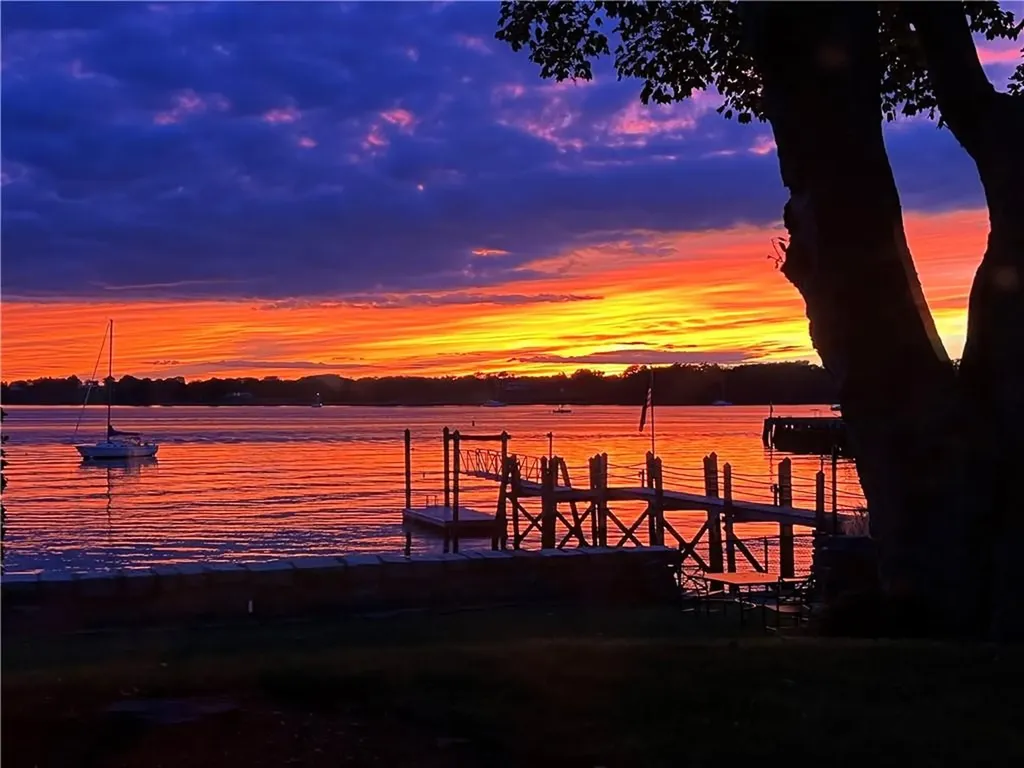 221 Hope Street Bristol RI 02809