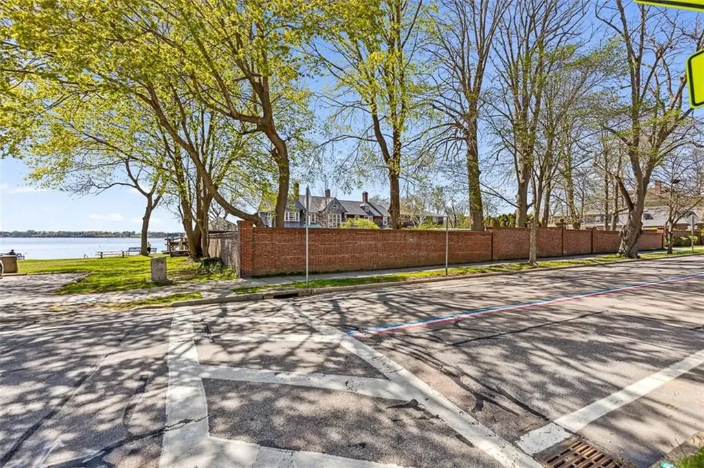 221 Hope Street Bristol RI 02809