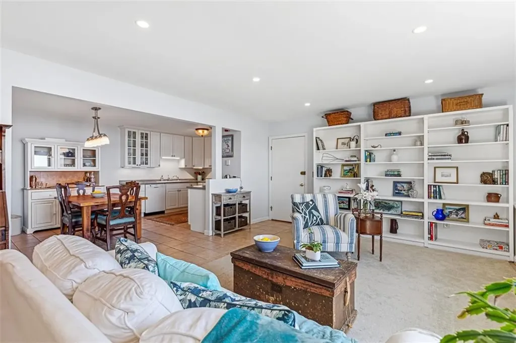 221 Hope Street Bristol RI 02809