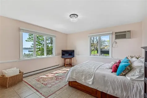 221 Hope Street Bristol RI 02809