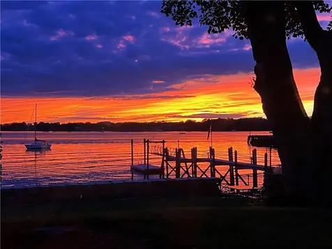 221 Hope Street Bristol RI 02809