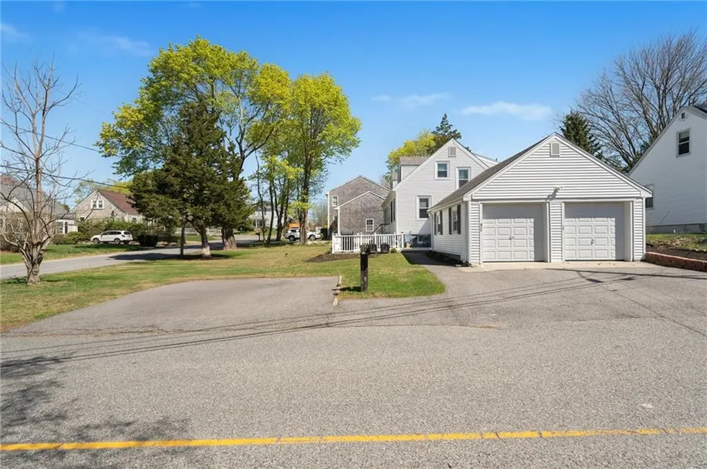 31 Walter Street Barrington RI 02806